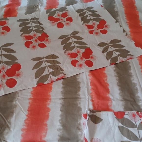 The Company Store King Comforter Duvet Cover /Pillow Cases Bedding Set - Picture 2 of 5